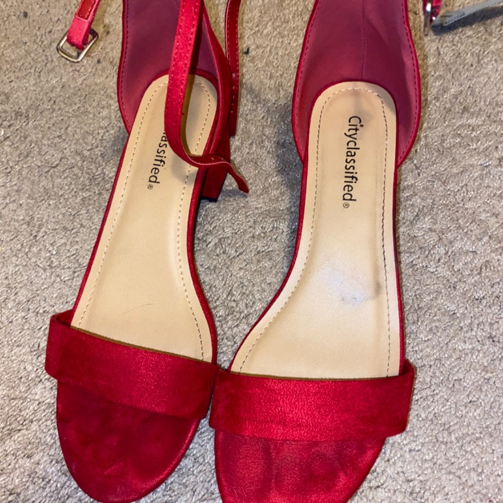 Red heels - Picture 4 of 5